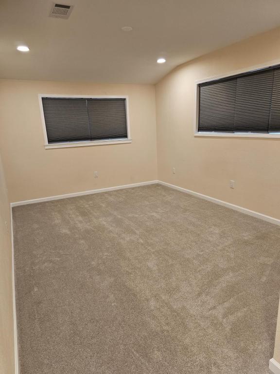 Building Photo - 661 Brookmeade Dr