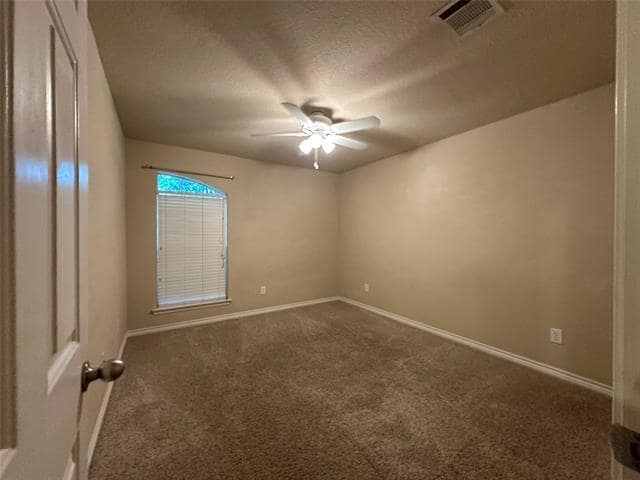 Building Photo - 139 Overland Tr