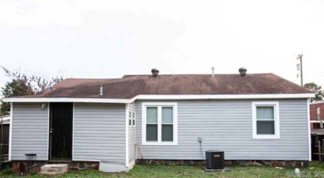 Primary Photo - 7606 W 40th St