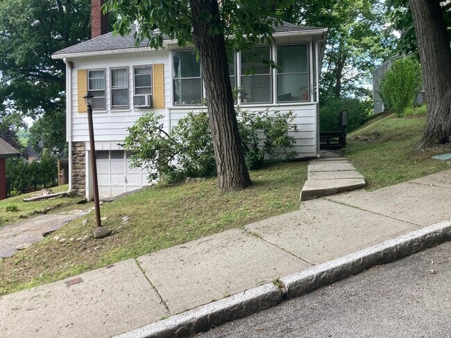 Building Photo - 109 Green Hill Pkwy