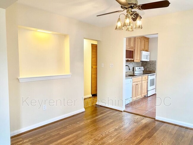Building Photo - 5514 Chillum Pl NE