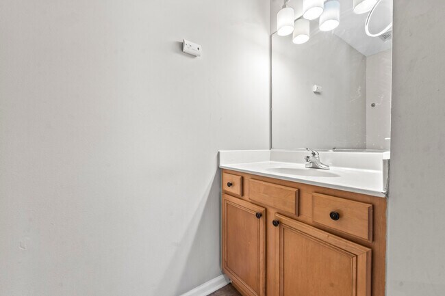 Building Photo - 2987 Saganashkee Ln