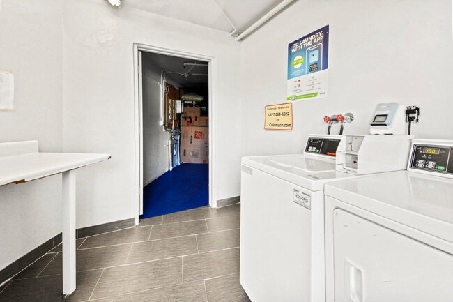 Building Photo - 4053 Wolverton C