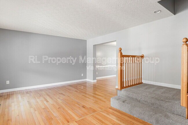 Building Photo - 5551 Ainsley Dr