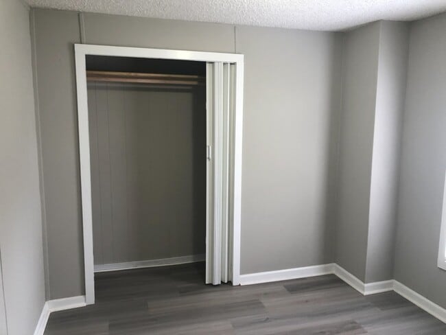 Building Photo - 295 E Wright St