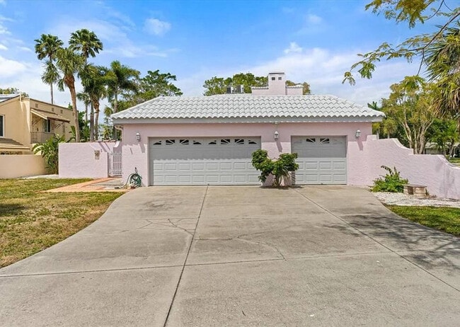 Building Photo - 7706 Westmoreland Dr