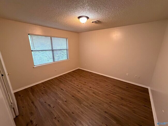 Building Photo - 12326 Chicamauga Trail SE