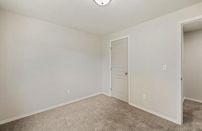 Building Photo - 3525 W 10th Ct