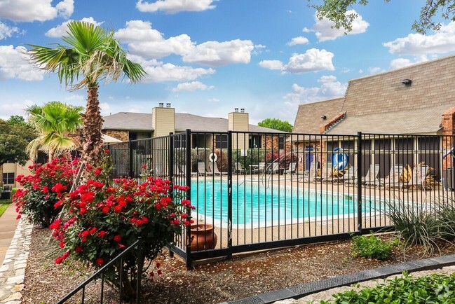 Building Photo - Riverwood