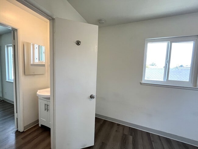 Building Photo - 12728 Linnell Ave