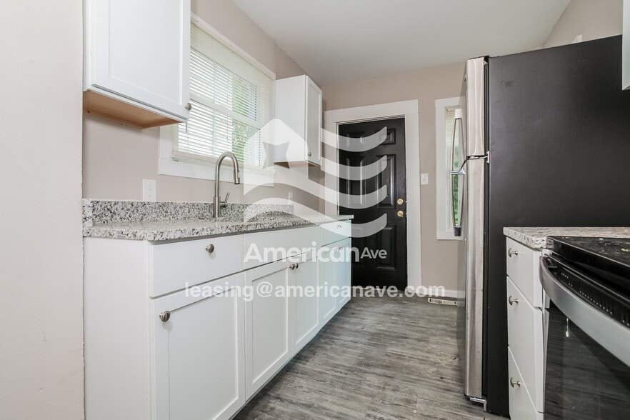 Building Photo - 1329 Wheeler St