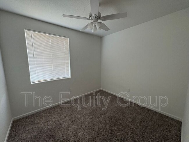 Building Photo - 1005 W Sedona Ave