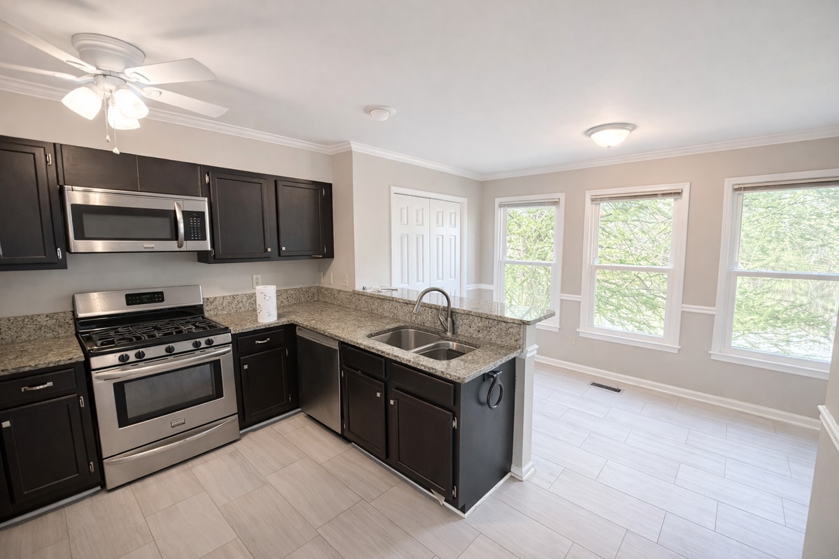 Building Photo - 9073 Carroll Manor Dr