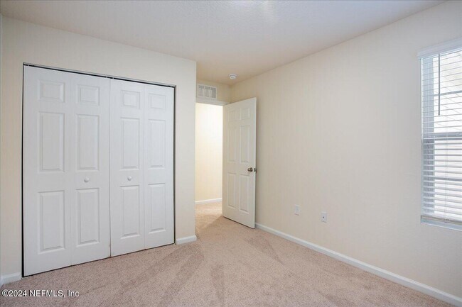 Building Photo - 572 Coastline Wy