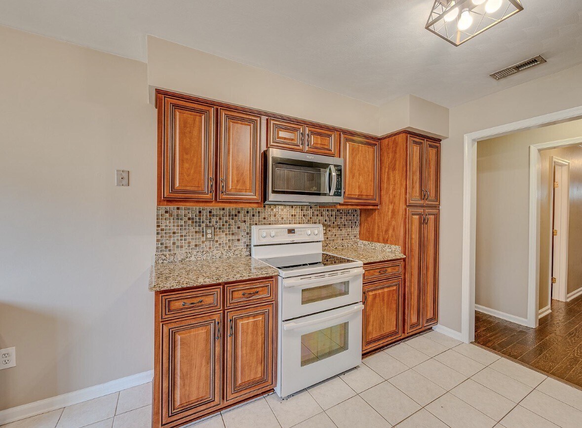 Building Photo - 906 Bellgate Ct
