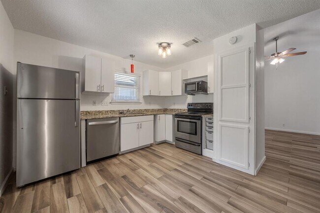 Building Photo - 9618 Sugar Hill Dr