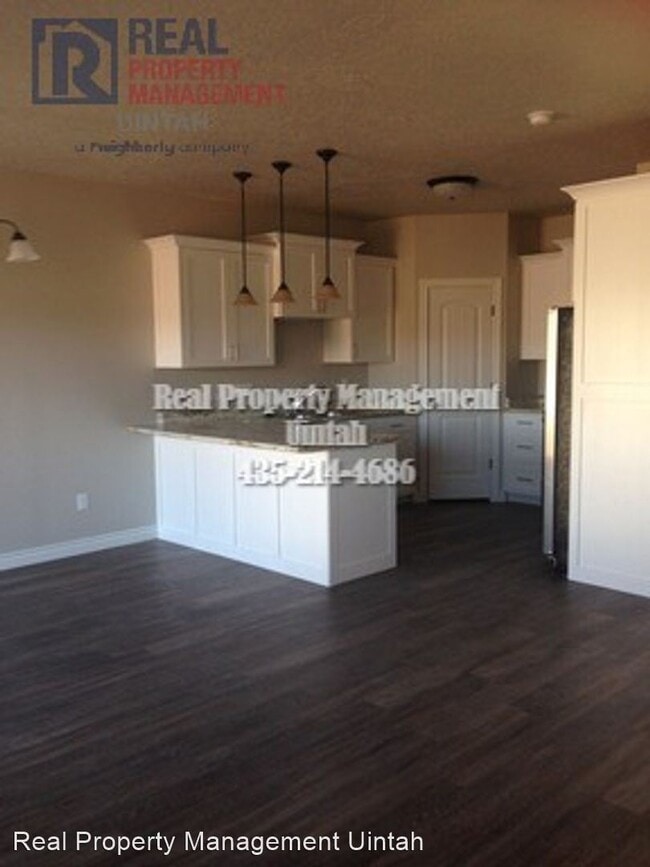 Building Photo - 3 br, 2.5 bath House - 431 E Red Fox Lane