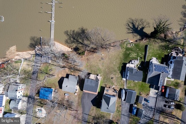 Building Photo - 26 Park Ln