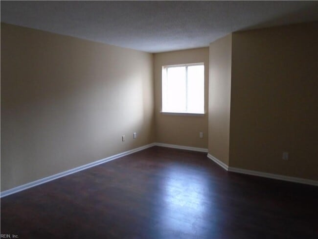Building Photo - St. Albens Glen
