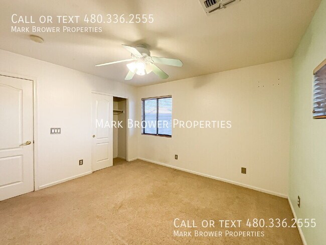 Building Photo - 380 W. Roadrunner Dr.