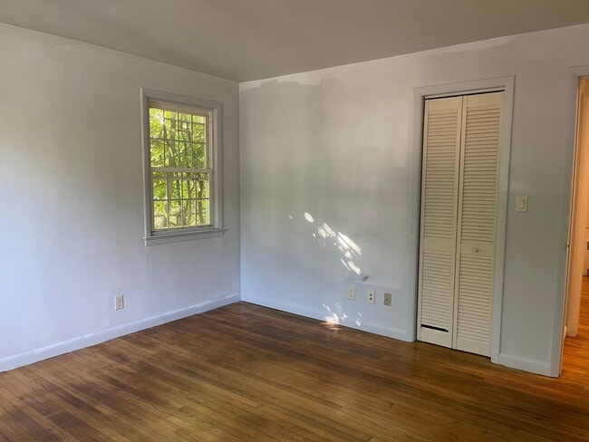 Building Photo - **100 SICARD ST** Basement+Driveway+Off-Street Parking+Free Washer/Dryer+Deck+Backyard