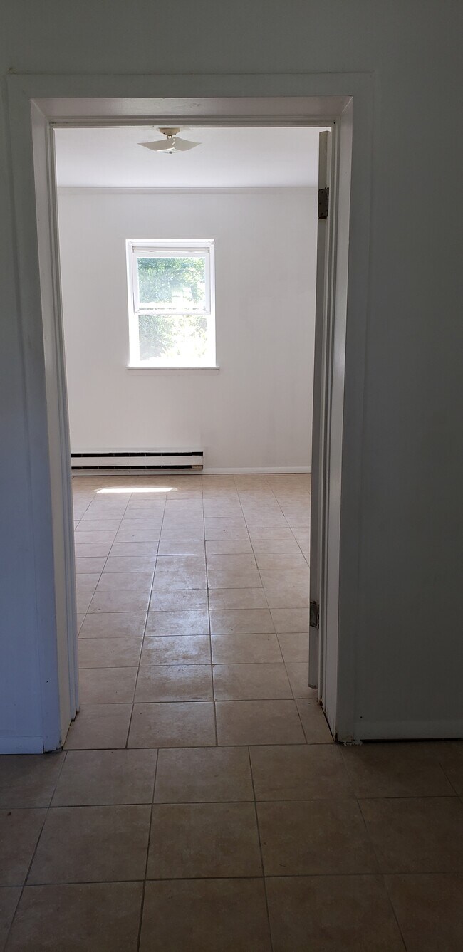 Building Photo - 1292 US-44