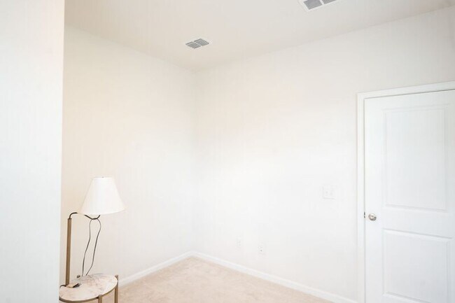 Building Photo - 148 Benelli Dr