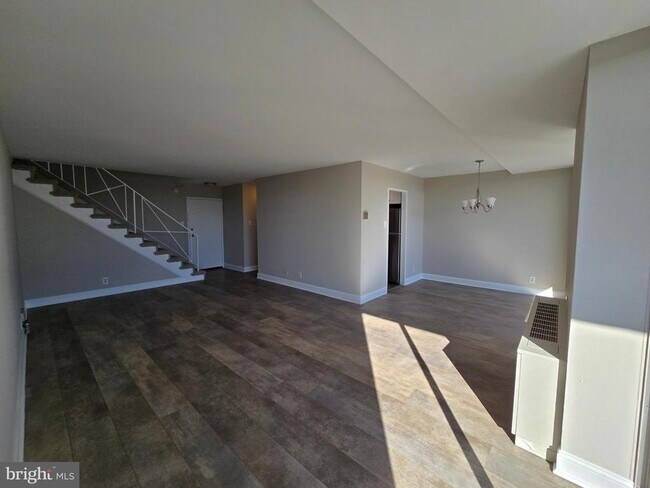 Building Photo - 301 N Beauregard St