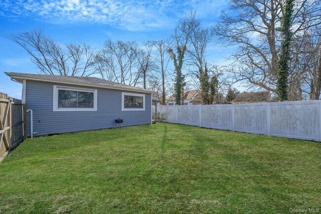 Building Photo - 472 S Ocean Ave