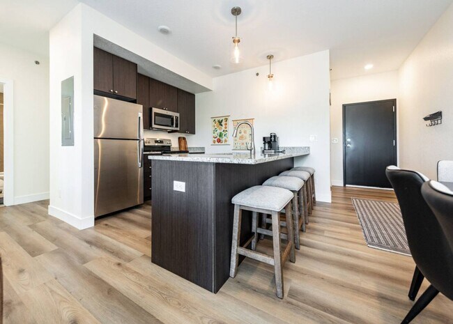 Building Photo - Westside, Next to Nature 2 Bed Luxury Apartment by Garden of the Gods