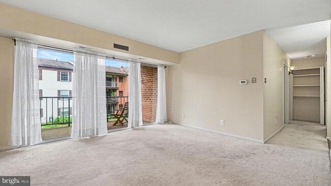 Building Photo - 349 Drummers Ln