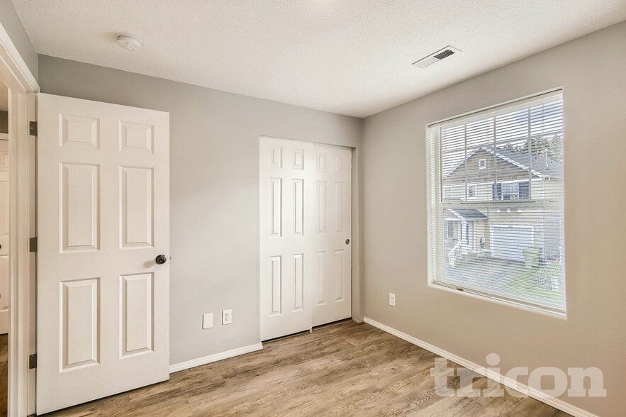 Building Photo - 577 SW 207th Ave