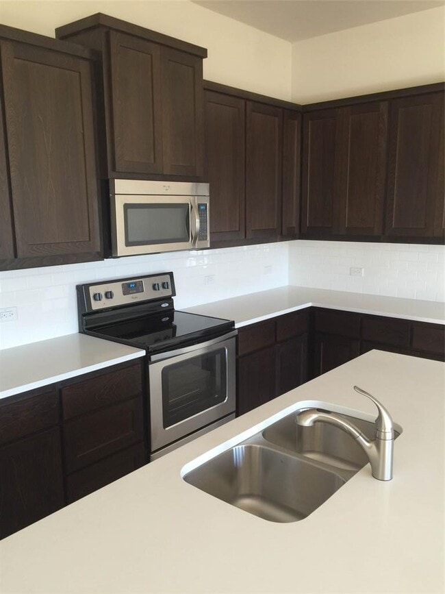 Building Photo - 13001 Hymeadow Dr