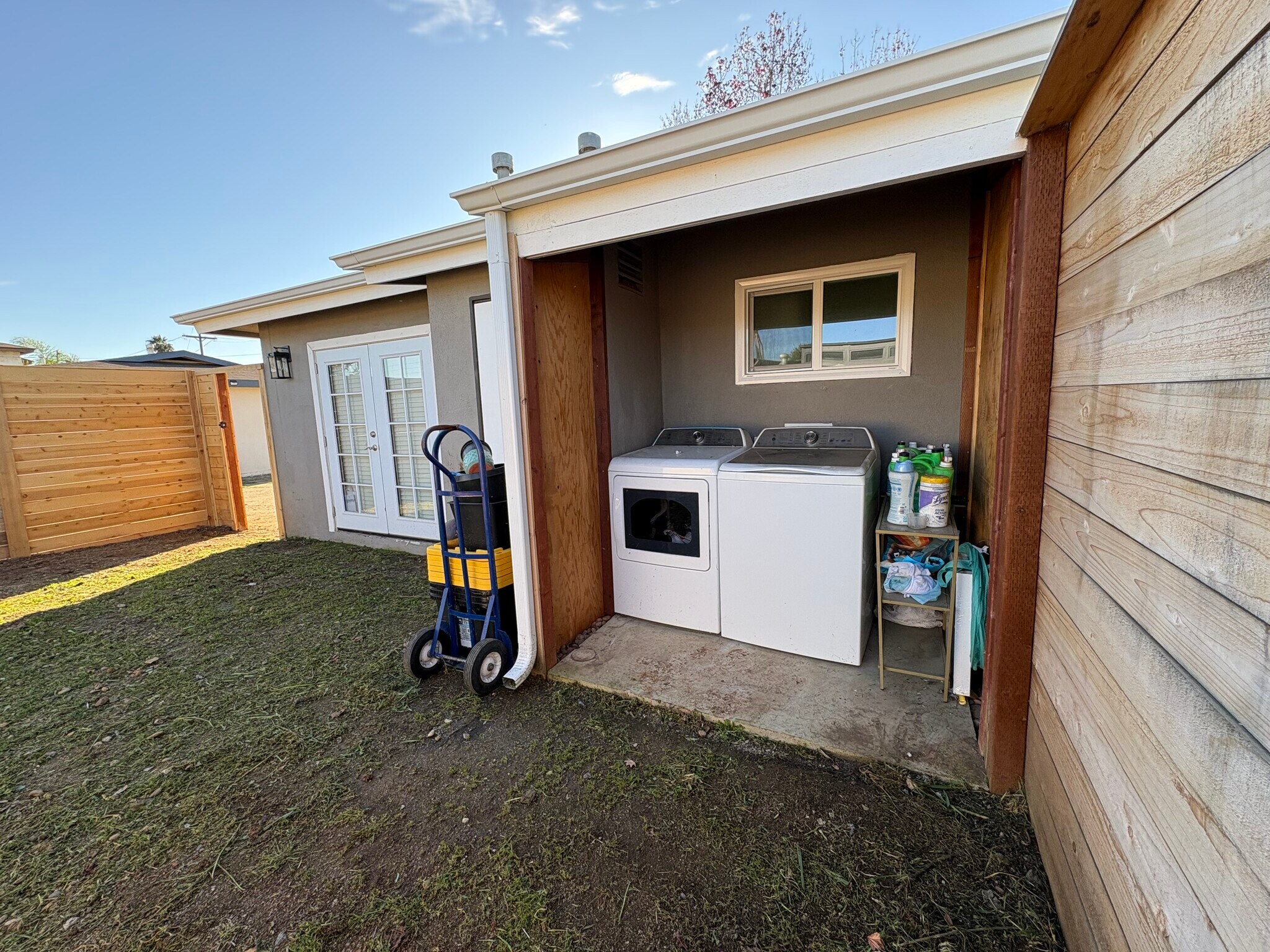 Building Photo - 2721 Drew Ln