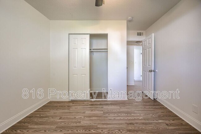 Building Photo - 6106 E 153 Terrace