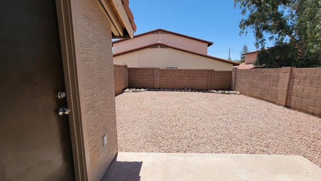 Building Photo - 6203 E Glencove St