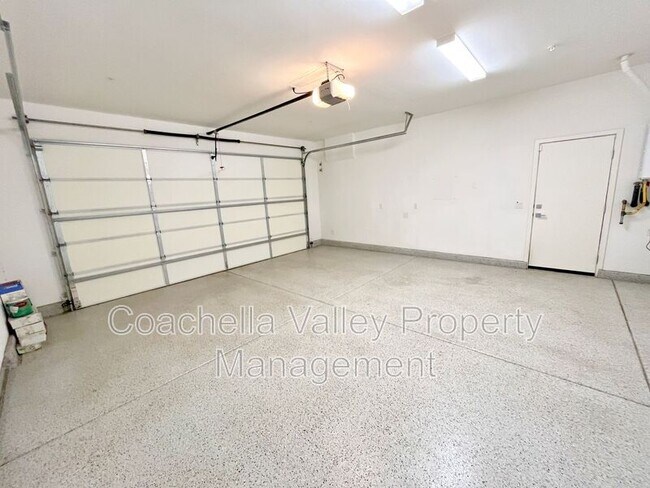 Building Photo - 74374 Xavier Ct