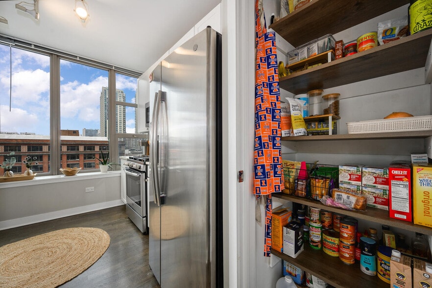 Building Photo - 200 N Jefferson St