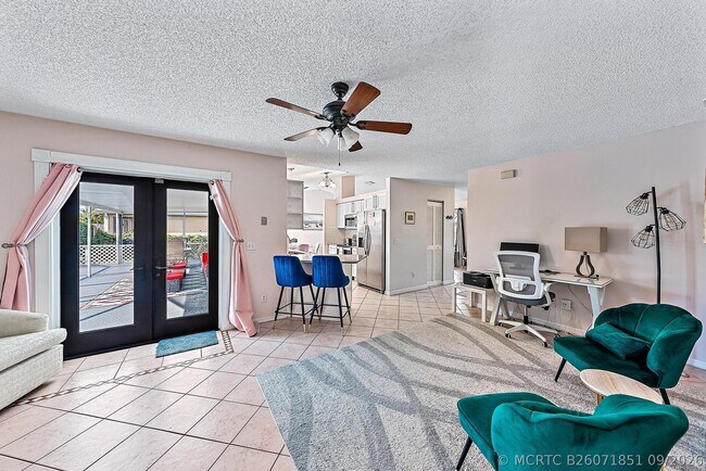 Building Photo - 414 SW Lairo Ave