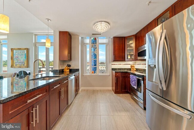 Building Photo - 155 Potomac Passage