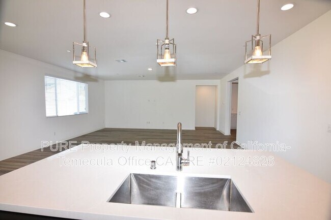 Building Photo - 32615 Cert St