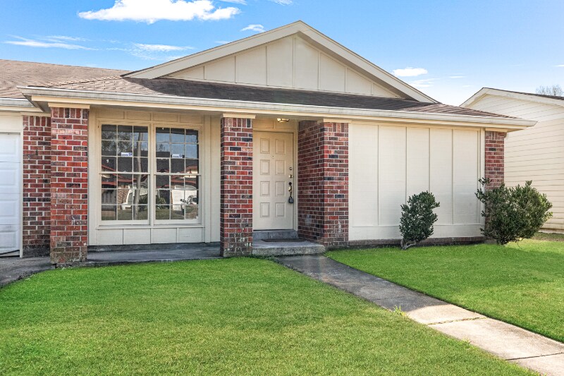 Building Photo - 4025 Glenmere Dr