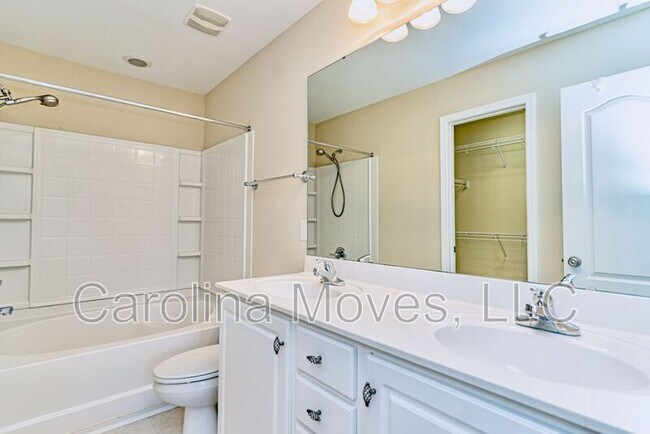 Building Photo - 302 Waycross Ln