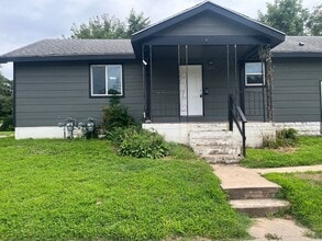 Building Photo - 1001 S Marys Dr