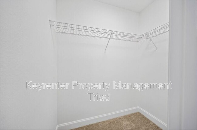 Building Photo - 1153 Hawick Dr