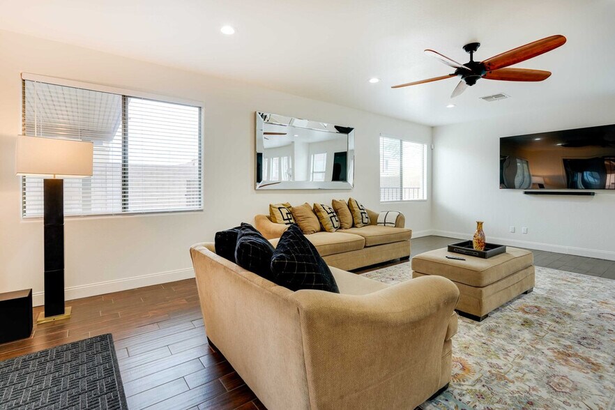 Building Photo - 17547 W Eugene Terrace