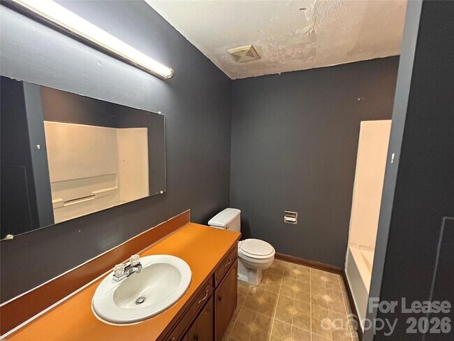 Building Photo - 179 Sunny Hill Dr