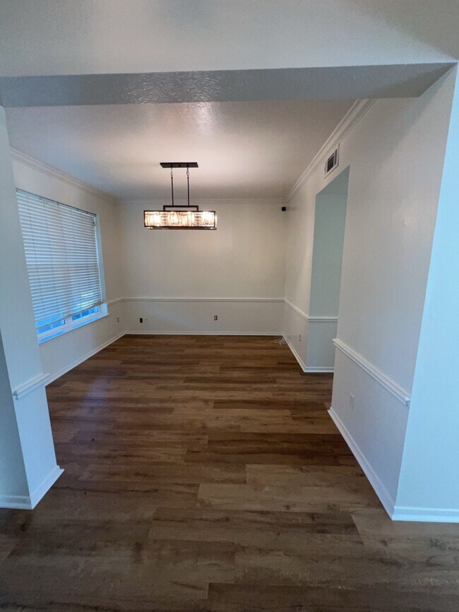 Building Photo - 8826 Burleson Ct