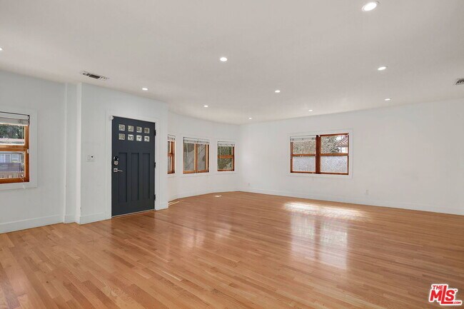 Building Photo - 1453 Hepner Ave