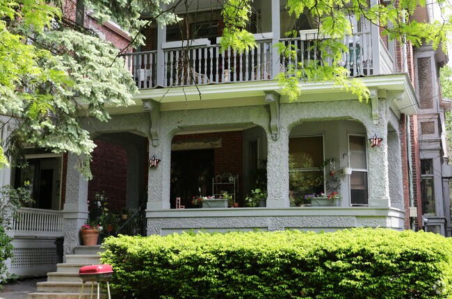 Building Photo - 16 S Lake Ave